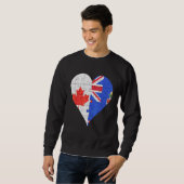 kanadisches Caymanisches Flaggenherz Sweatshirt (Vorne ganz)