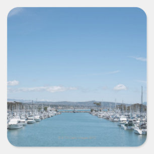 Kanal im Hafen an einem sonnigen Tag mit blauem Quadratischer Aufkleber