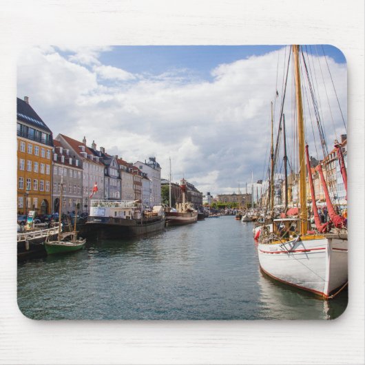 Kanal mit Booten| Kopenhagen Mousepad (Vorne)