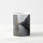 Kanal nahe der Kirche des verschütteten Bluts Kaffeetasse (Mittel)