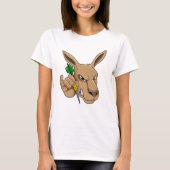 Kangaroo als Dart-Spieler mit Dart T-Shirt (Vorderseite)