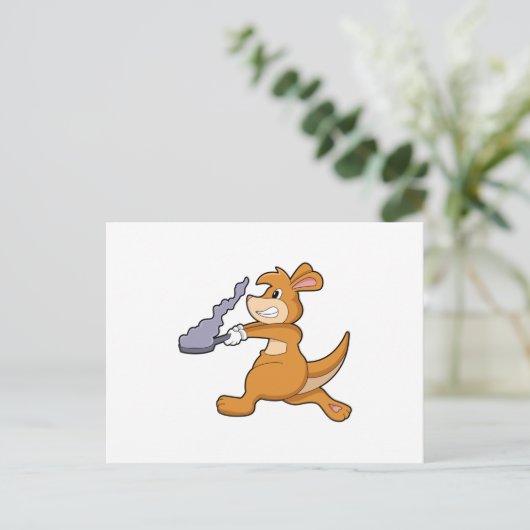 Kangaroo as Cook with Pan Postkarte (Stehend Vorderseite)