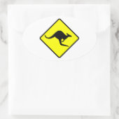 Kangaroo Crossing Road Sign Ovaler Aufkleber (Tasche)