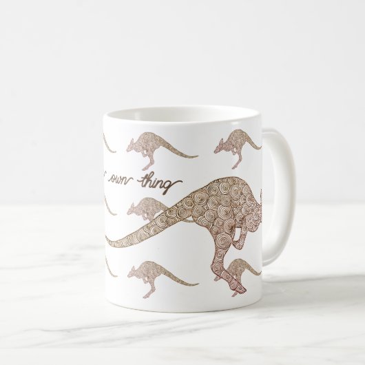Kangaroo or wallaby saying:  Doing your own thing Kaffeetasse (VorderseiteRechts)