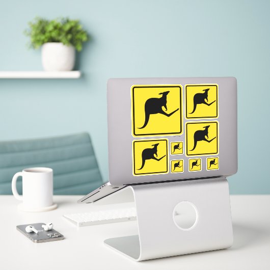 Kangaroo Warning Sign Sticker Set (Laptop auf Schreibtisch)