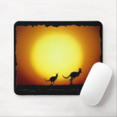 Kängurus gegen die Wüstensonne Mousepad (Mit Mouse)