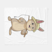 Kaninchen als Fisher mit Angelrute Fleecedecke (Vorderseite (Horizontal))