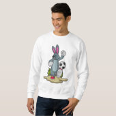 Kaninchen als Fußballspieler mit Fußball Sweatshirt (Vorne ganz)