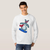 Kaninchen als Snowboarder mit Snowboard & Scarf T-Shirt (Vorne ganz)
