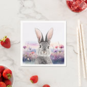 Kaninchen auf einem Feld mit Wildblumen Serviette (Beispiel)