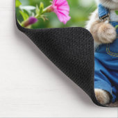 Kaninchen Eating Petunia Blume Mousepad (Ecke)