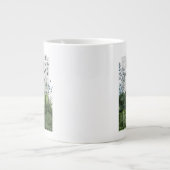 Kaninchen in einem Kohl-Patch Jumbo-Tasse (Vorderseite)