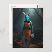 Kaninchen in einer blauen Gasmaske im Wald Postkarte (Vorne/Hinten)