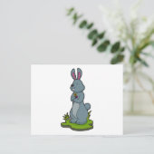 Kaninchen mit Blumen Postkarte (Stehend Vorderseite)