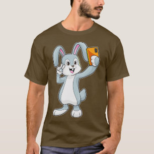 Kaninchen mit mobilem T-Shirt