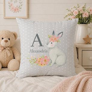 Kaninchen mit rosa Blumen-Monogramm Kissen