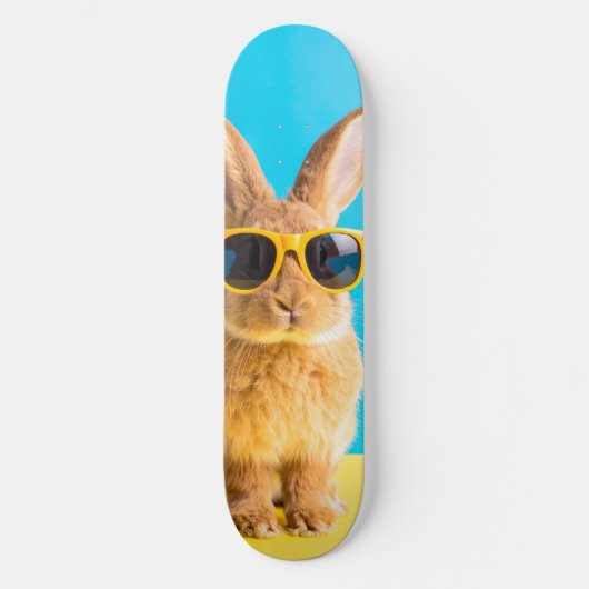 Kaninchen mit Sonnenbrille Skateboard (Vorderseite)