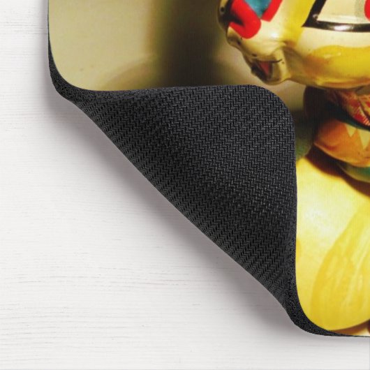 Kaninchen Spielzeug und Ostergelbe Ei Mousepad (Ecke)