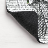 Kaninchen und Schmetterlingsparasol 2 Mousepad (Ecke)