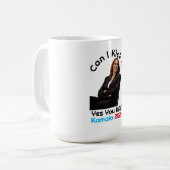 Kann ich es Kamala Harris 2024 T - Shirt Kaffeetasse (Vorderseite Links)