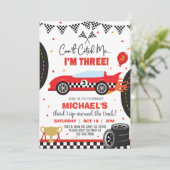 Kann mich nicht fangen, ich bin drei Junge, der zu Einladung (Stehend Vorderseite)