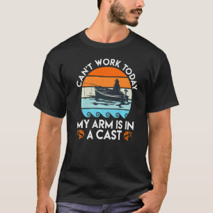 Kann mit Arm arbeiten, der in Gips ist Angler-Vate T-Shirt