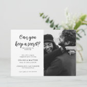 Kannst du ein Geheimnis behalten haben? | Moderne  Einladung (Stehend Vorderseite)