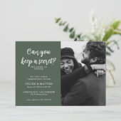 Kannst du ein Geheimnis behalten haben? | Verlobun Einladung (Stehend Vorderseite)