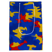 Kansas Blue Red Yellow Vibrant Camo Pattern Mittlere Geschenktüte (Rückseite)
