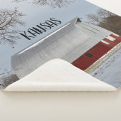 Kansas Red Barn mit Schnee Sherpadecke (3/4)