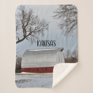 Kansas Red Barn mit Schnee Sherpadecke