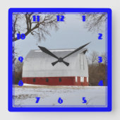 Kansas Red Barn Quadratische Wanduhr (Vorderseite)