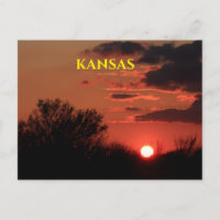 Kansas Sonnenuntergang mit Baumpost-Silhouette-Kar