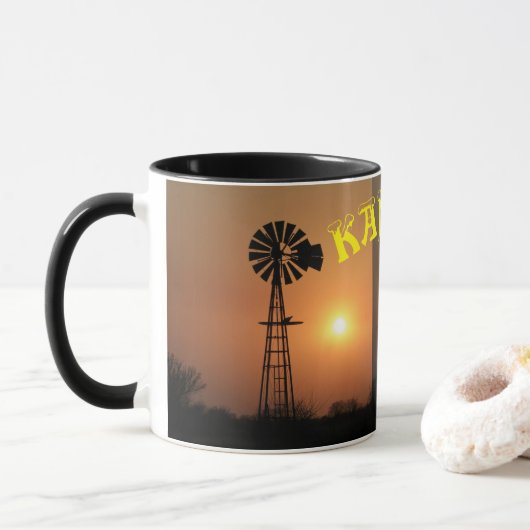 Kansas Windmill Silhouette Smoky Sky Kaffee Tasse (Mit Donut)