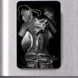 Kantige schwarze weiße tätowierte Drachenfrau Magnet