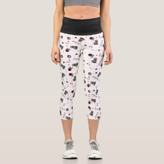 Kantiger Weihnachtsmüll Opossum zerbeißt Glas-Baum Capri Leggings
