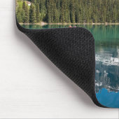 Kanu am berühmten Emerald Lake - Yoho NP, Kanada Mousepad (Ecke)