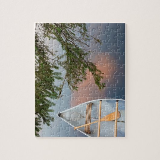 Kanu am See bei Sonnenuntergang, Kanada Puzzle (Vertikal)