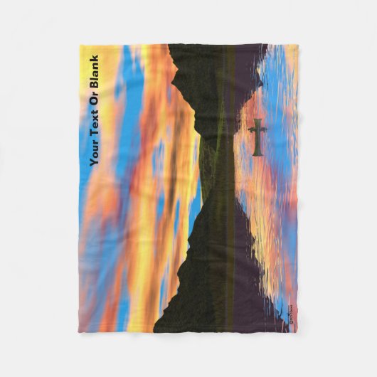 Kanu auf Sunset Lake Throw Blanket Fleecedecke (Vorderseite)