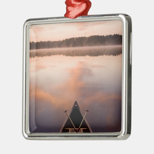 Kanu-Erholungen am Ufer des Pawtuckaway Lake Silbernes Ornament (Links)