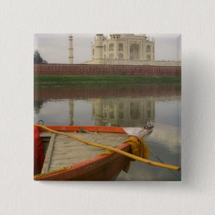 Kanú im Wasser mit Taj Mahal, Agra, Indien Button