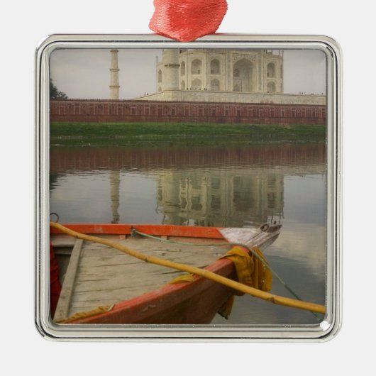 Kanu in Wasser mit Taj Mahal, Agra, Indien Ornament Aus Metall (Vorne)
