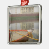 Kanu in Wasser mit Taj Mahal, Agra, Indien Ornament Aus Metall (Links)