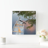 Kanufahren am See bei Sonnenuntergang, Kanada Quadratische Wanduhr (Zuhause)