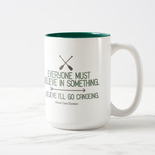Kanufahren | Thoreau-Quote Zweifarbige Tasse (Rechts)