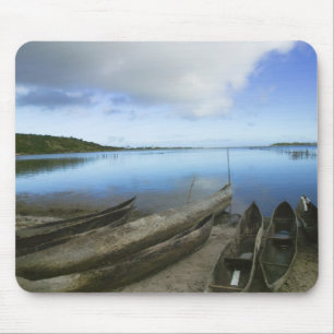 Kanus am Strand, Antananarivo, Madagaskar Mousepad
