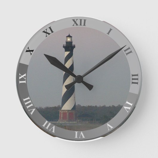 KAP HATTERAS LEUCHTTURM RUNDE WANDUHR (Vorderseite)