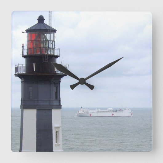 Kap-Henry-Leuchtturm mit einem Schiff Quadratische Wanduhr (Vorderseite)