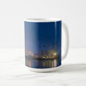 Kap. Mai Fangflotte 11 oz oder 15 oz Tasse (VorderseiteRechts)