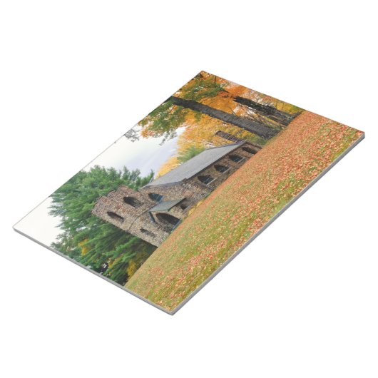 Kapelle im Fall Notizblock (angewinkelt)